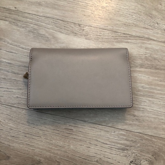 Kate Spade Phillips Road Dara Wallet - Picture 2 of 4